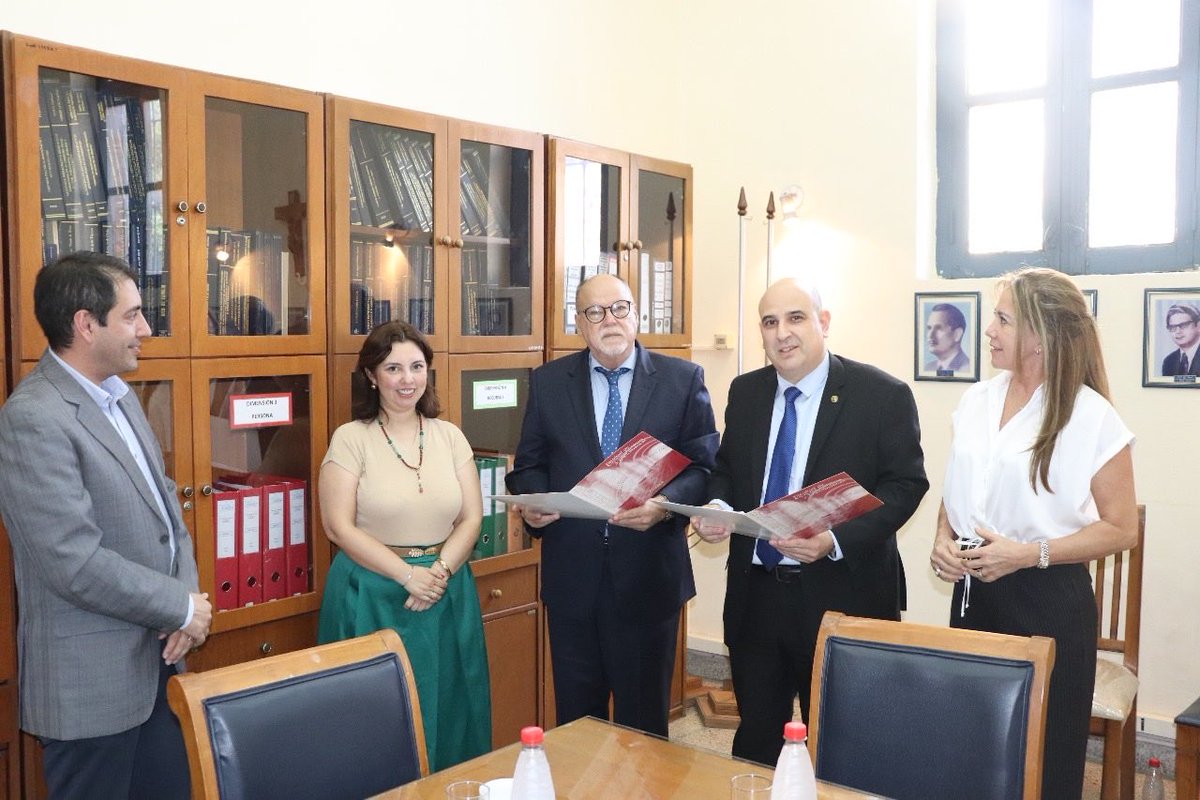 RuffinelliCesar's tweet photo. Agradecemos al Colegio de Escribanos del Paraguay en la persona de su Presidente Escribano Gustavo Adolfo Benítez Soler y colaboradores por la suscripción del Convenio de Colaboración Académica - UniCA en la certeza de avanzar en los procesos de excelencia académica y profesional https://t.co/1Jlw5R2g78