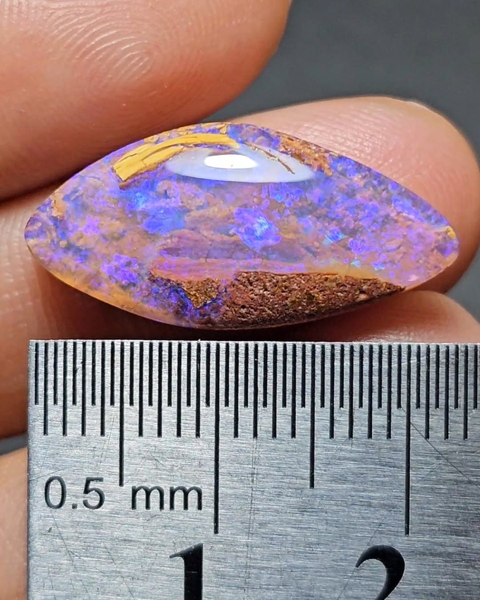 gemsocietyorg's tweet photo. Opals can display every color of the rainbow — all at once! This dazzling play-of-color is caused by tiny silica spheres inside the stone that diffract light, making each opal a one-of-a-kind masterpiece 💎✨🔮 IG wild.opals
#opalbeauty #gemstonefacts #rainbowgem #uniquejewels https://t.co/NILu0Lid9V