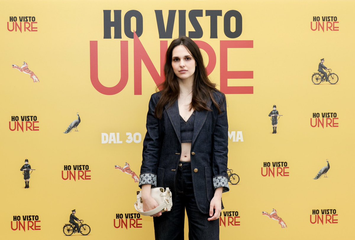 Sara Serraiocco (@serraioccosara) on Twitter photo Ho visto un re, regia di Giorgia Farina
dal 30 aprile al cinema <a href="/medusa_film/">Medusa Film</a> <a href="/RaiCinema/">Rai Cinema</a> Ho visto un re, regia di Giorgia Farina
dal 30 aprile al cinema <a href="/medusa_film/">Medusa Film</a> <a href="/RaiCinema/">Rai Cinema</a>