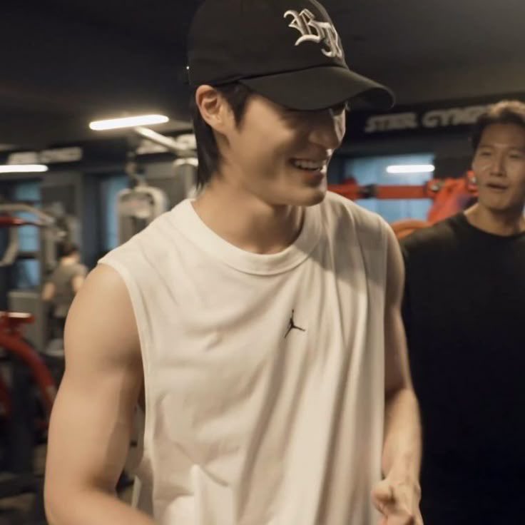 huskiesdds's tweet image. lost in the heart of #teknikboys 

jeno au