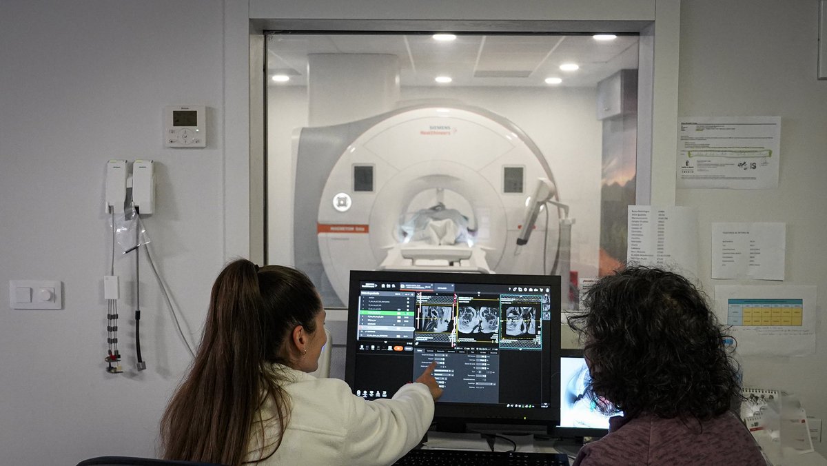 📡 La resonancia magnética del Hospital de Almansa ha realizado cerca de 7.000 exploraciones.

✅ Se incorporó hace dos años esta prueba a la cartera de prestaciones.

+info: bit.ly/3GbuZXD