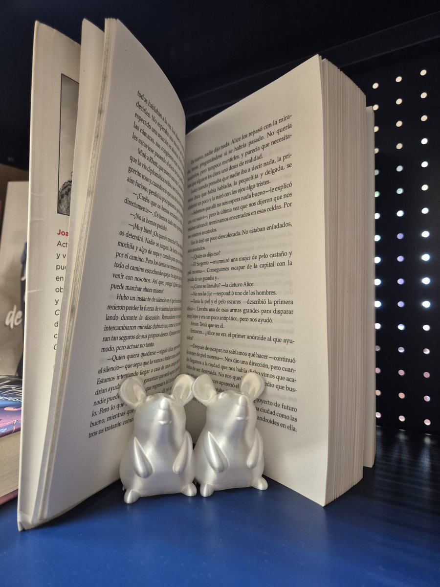 📢ATENCIÓN❗️
Se nos han colado unos ratoncitos muy curiosos en las instalaciones de nuestra Biblioteca y CuriosiTECA, están buscando a personas que quieran descubrir su misterio🐭

 📖Si quieres participar en la actividad pásate por aquí y llévatelos a casa.

<a href="/bibliotorredel/">Bibliotecadetorredel</a>