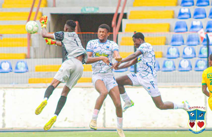 fc_madiba's tweet image. Actions jpeg from @GatewayUnitedFC clash

Who do you want to see in action, reply with the player name and we will drop

#movingtrain