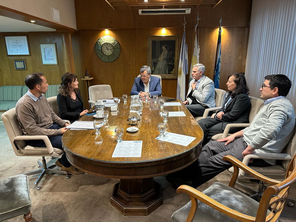 🔍 Auditoría entregada
El <a href="/HTC_Mendoza/">Tribunal de Cuentas Mendoza</a>  hizo entrega formal al EMOP del informe de auditoría a la empresa Nueva Generación S.A., concesionaria del Grupo 750 (media y larga distancia 🚌). (🧵1/2)