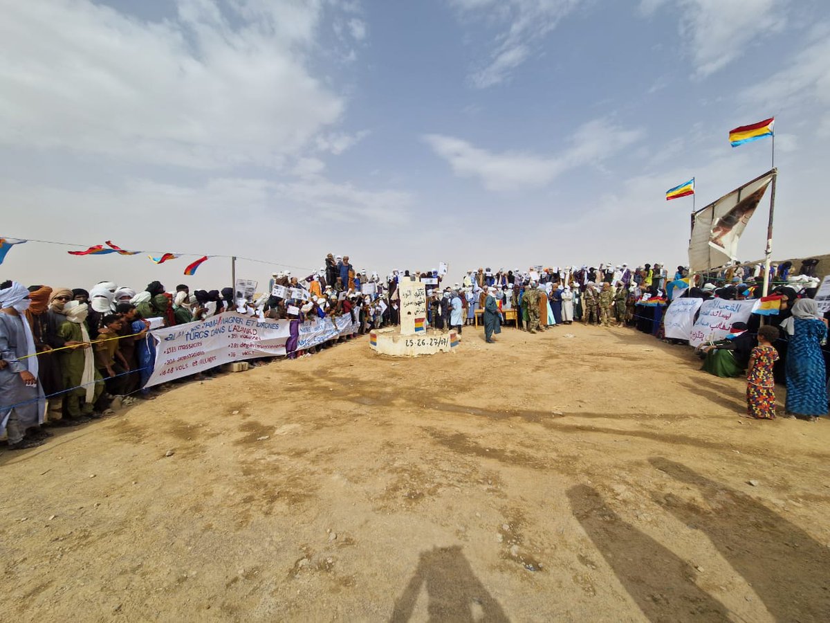 apmazawad's tweet photo. Une marche est organisée ce 15 avril 2025 à #Tinzawaten pour dénoncer l'usage des drones turcs et les actions des mercenaires russes de #Wagner, responsables de la mort et du déplacement de civils dans l’#Azawad. https://t.co/uGpGZgptTc