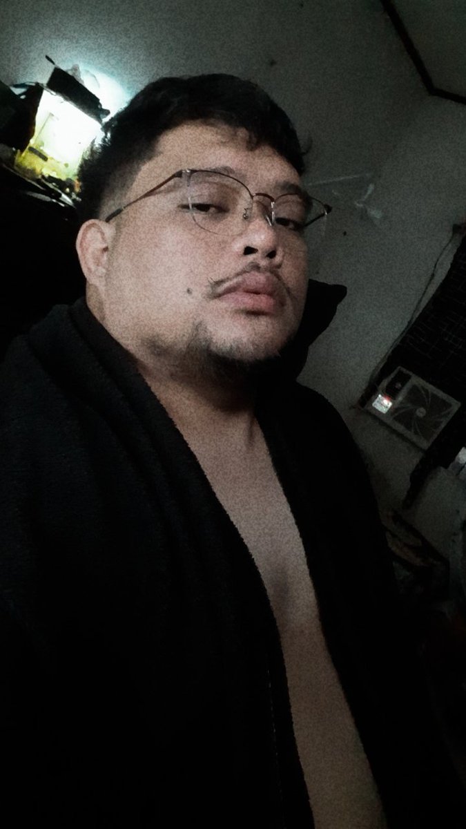 cucumbernimbles's tweet photo. felt cute might delete later 😅 https://t.co/XwPKg2ptCS
