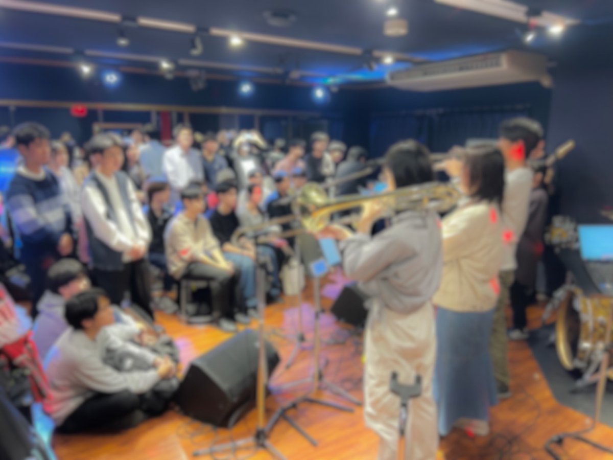 本日は新歓単独ライブにお越しいただきありがとうございました！シャンソン研究会を少しでも知っていただけたら幸いです！

次回の単独新歓ライブは

4/26(土)19:00〜
@学生会館　B123

です🎸
是非お越しください！
#春から早稲田
#バンドサークル
#新歓