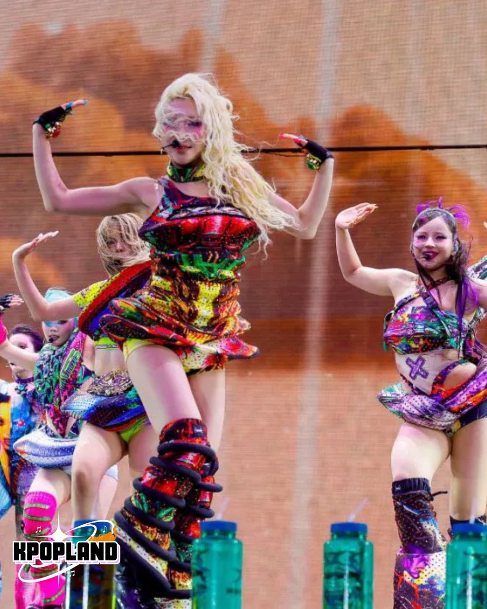 KpopLand_off's tweet photo. Les idols de KPOP à Coachella 2025 🔥 
De @lalalalisa_m à @jennierubyjane , en passant par @enhypen et @xgofficial , la K-pop a littéralement mis le désert en ébullition cette année.

Crédits photos : @emilynnrose @frazerkh @xgofficial @coachella 

#Coachella2025 #KpopatCoachella https://t.co/qsC40tfqOI
