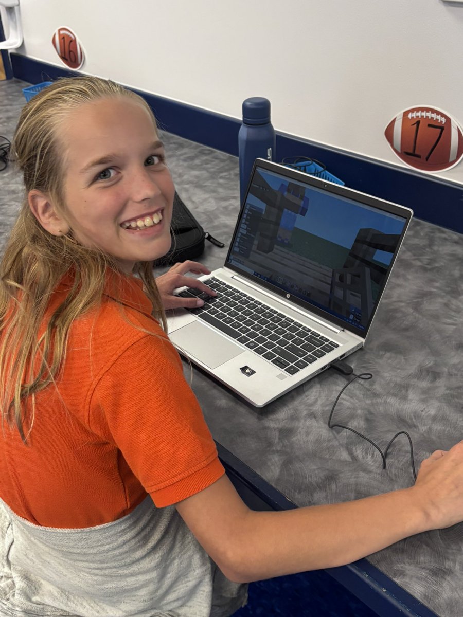 TBE_Tech's tweet photo. #3D #design #create #document w/#minecraft education @TommieBarfield #elementary #technologyclass @collierschools @PlayCraftLearn @Minecraft Best time of the year! https://t.co/cEClq57hh8
