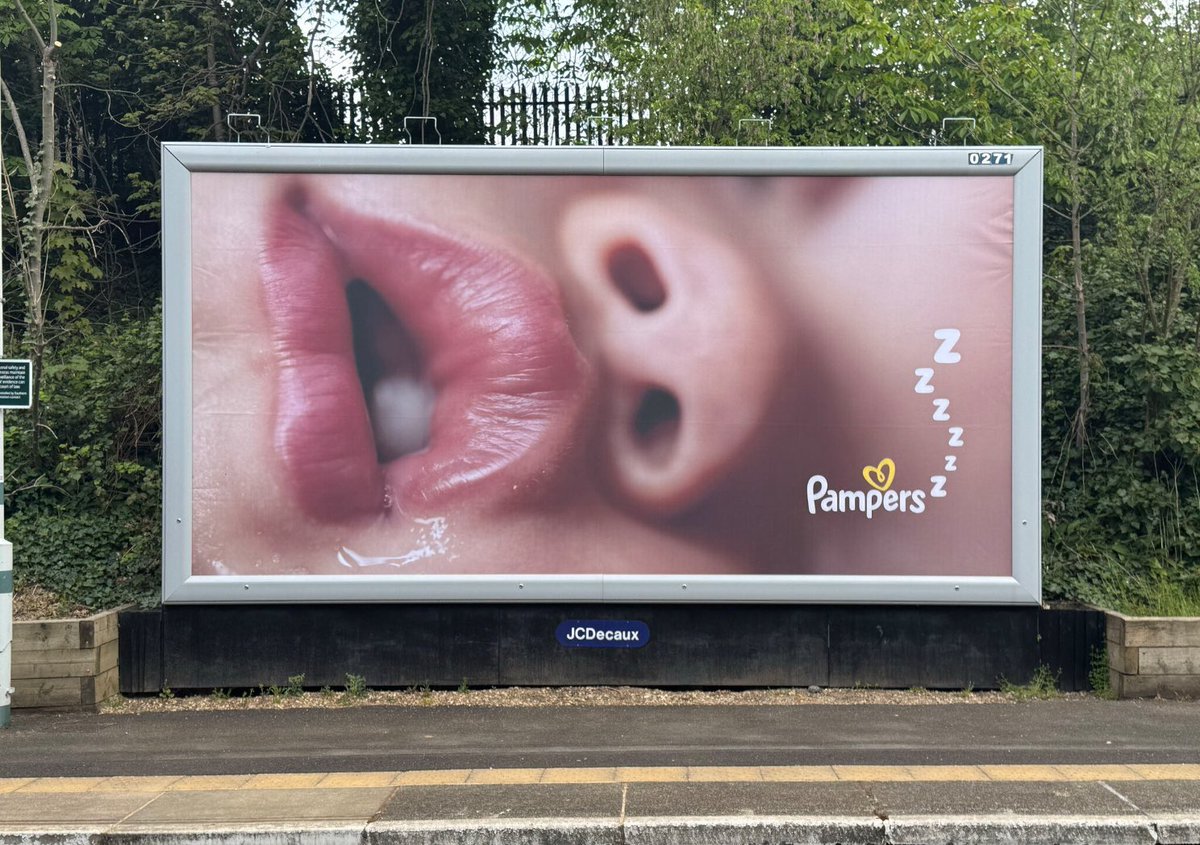 Are we in danger of companies remembering how to make billboard advertising, really good advertising again? Be singular. Be simple. Be striking. #StopThinkingBillboardsAreBrochures #3WordsMax