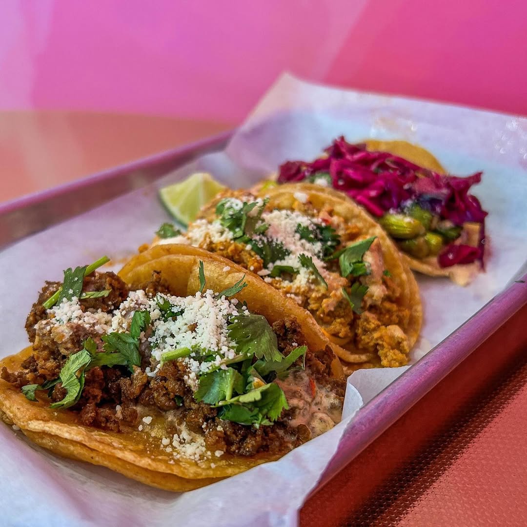 Polsky Center at the University of Chicago (@polskycenter) on Twitter photo 🌮 Taco Tuesday x Small Business Spotlight 🌮
Polsky Small Business Growth alum Taylor Mason, founder of @TaylorsTacosChi, was featured by <a href="/chicagosky/">Chicago Sky</a>! From family tradition to taco mogul—read her story:
sky.wnba.com/news/taylors-t… 🌮 Taco Tuesday x Small Business Spotlight 🌮
Polsky Small Business Growth alum Taylor Mason, founder of @TaylorsTacosChi, was featured by <a href="/chicagosky/">Chicago Sky</a>! From family tradition to taco mogul—read her story:
sky.wnba.com/news/taylors-t…
