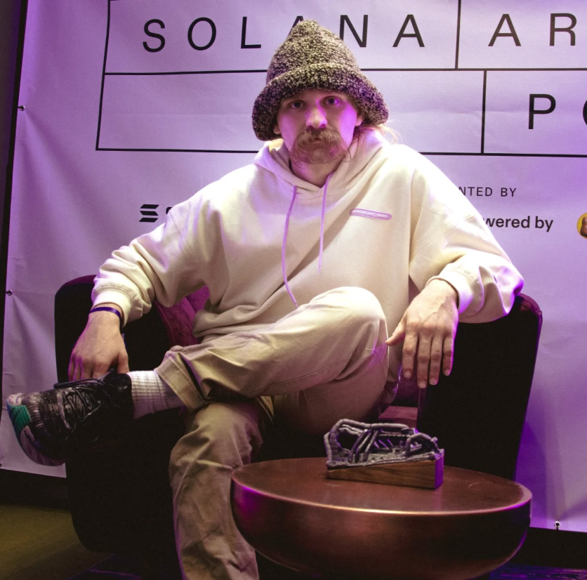 OLIT I is in eleven days! 

I could not express what a privilege it is to show these artists and their works. Today let's dive into <a href="/bigholearts/">Big H◎Le Arts ⚫️ Sculpter ⚫️</a> ! 

Vulgar sculpter constantly relating our human nature with microscopic details within taboo form and material choice.