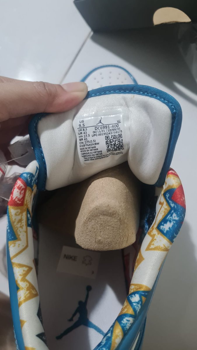 agathabellaa's tweet photo. Malem ..
Mau jual Air Jordan nih , mungkin ada yang mau kasih kado ayang beb nya 🤣
Merk : Air Jordan 1 Low SE barcelona
Size : 43
Price : 1.850.000 (bs nego tipisss)
New ya gaes ..
Ada toko oyen . https://t.co/H3AiCOBxuL