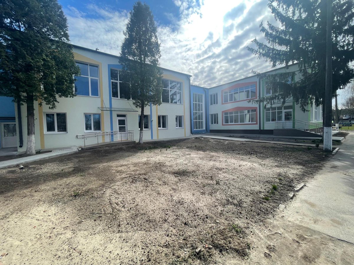 LV_Ukraine's tweet image. Латвія 🇱🇻  оновлює ще два об&apos;єкти соціальної інфраструктури
1) приміщення дошкільного навчального закладу №19 2) харчоблоку Чернігівської обласної дитячої лікарні. 

Реалізація проекту є прикладом чудової командної роботи - проект був реалізований c @UNDPUkraine 

#LATDEV