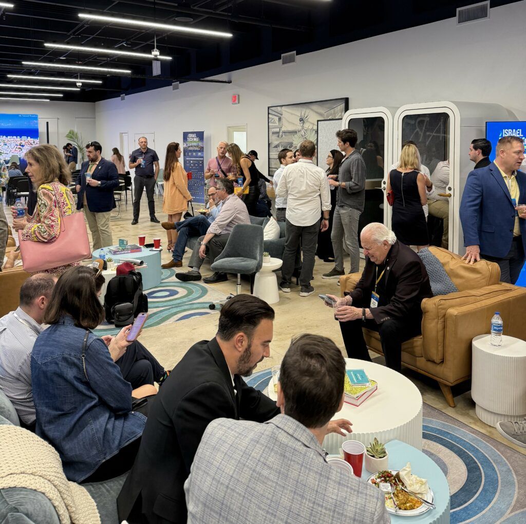 PropTech Breakthrough (@proptech_awards) on Twitter photo Three things we learned about proptech and the future of real estate from Israel Tech Week
refreshmiami.com/news/three-thi…
#proptech #realestatetech #smartbuildings #rentaltech #realestateinnovation Three things we learned about proptech and the future of real estate from Israel Tech Week
refreshmiami.com/news/three-thi…
#proptech #realestatetech #smartbuildings #rentaltech #realestateinnovation