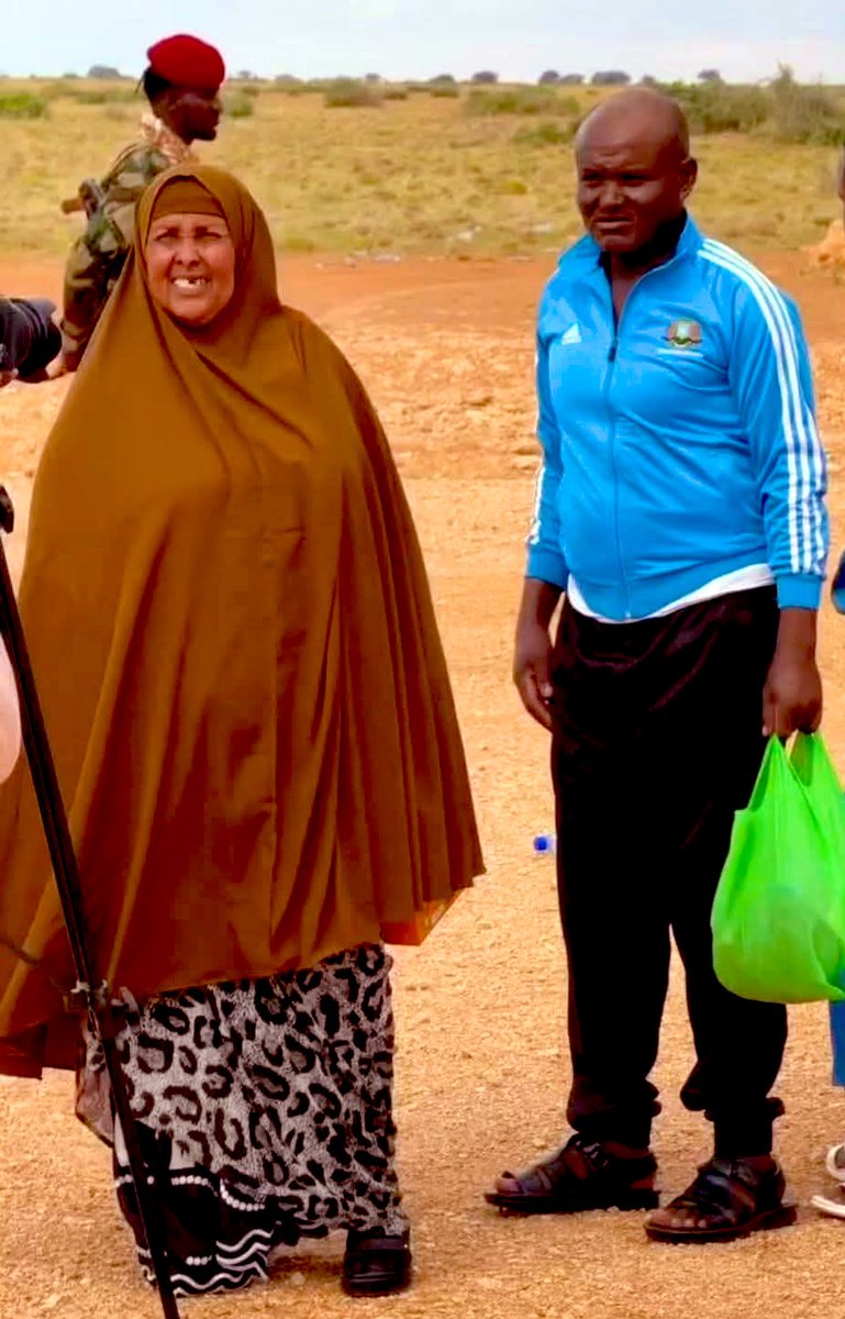 This elderly woman, Cadar, was once among the women earning an honest living in the restaurants of Las Anod. For nearly two years, she was unjustly held captive by the Firidhiye militia in the very city she once served. In all the annals of Somali history and collective memory,