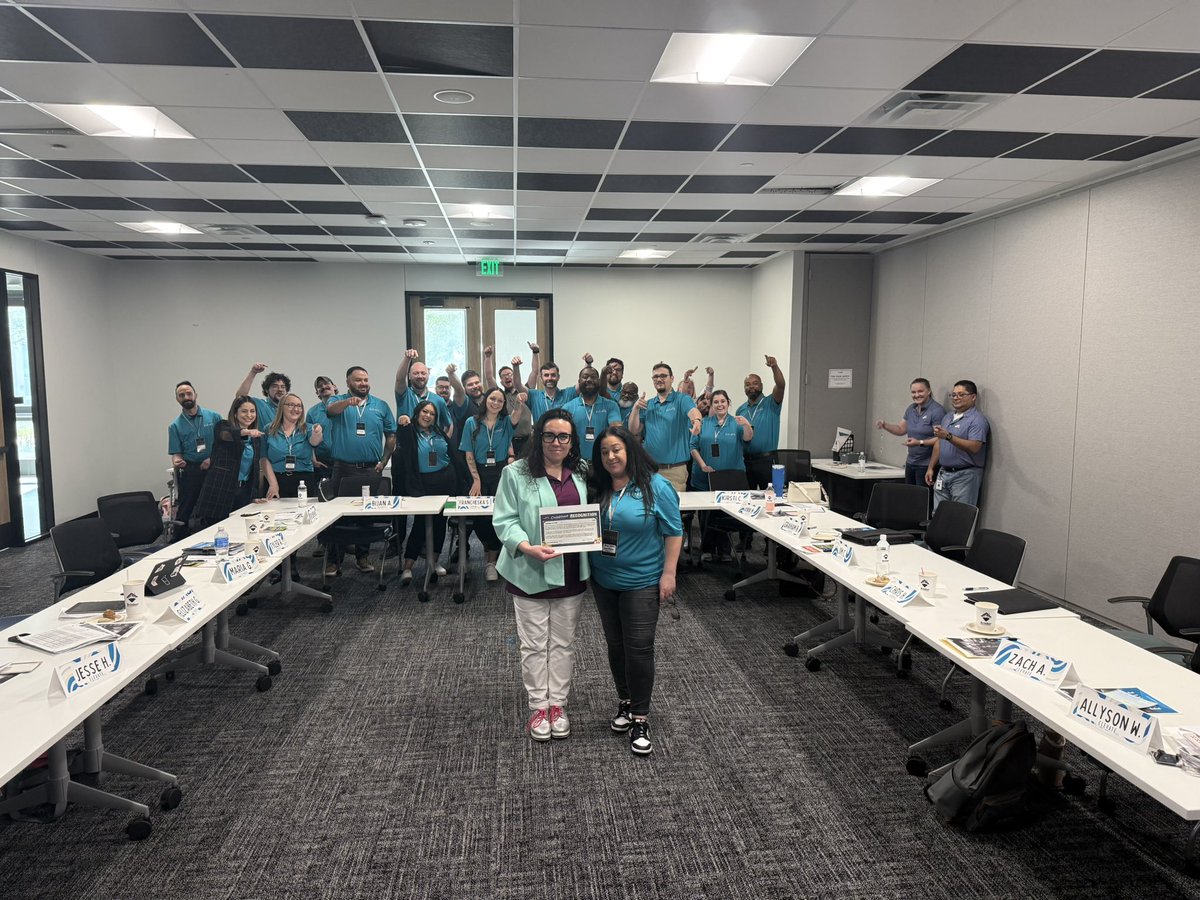 CHR! CHR! CHR! Cheers to Ann for Crushing it in her new GM Role with ChiliHead Recognition 📣👏👏 #ChilisELEVATE #ChilisLove