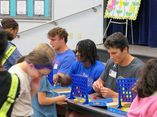 CalebRillos's tweet photo. I had a blast playing against some Connect 4 Prodigies at Wiles Elementary. Make more events like this happen https://t.co/IEMAoy12QK
@TheEdFoundation @Fl_Victorious #fvfoundation https://t.co/UwsTHr4hKZ