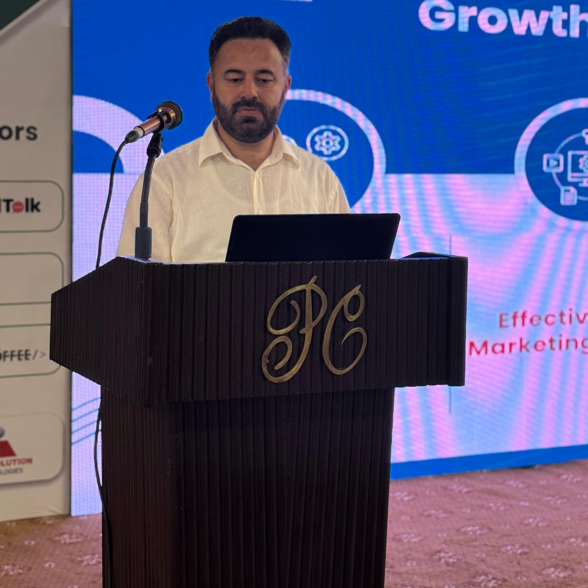 SNKhan300's tweet image. It was a pleasure giving my second talk at #laravellive Pakistan. The event was amazing. Made many new friends. Looking forward to giving back in more ways to the amazing community. #laravel