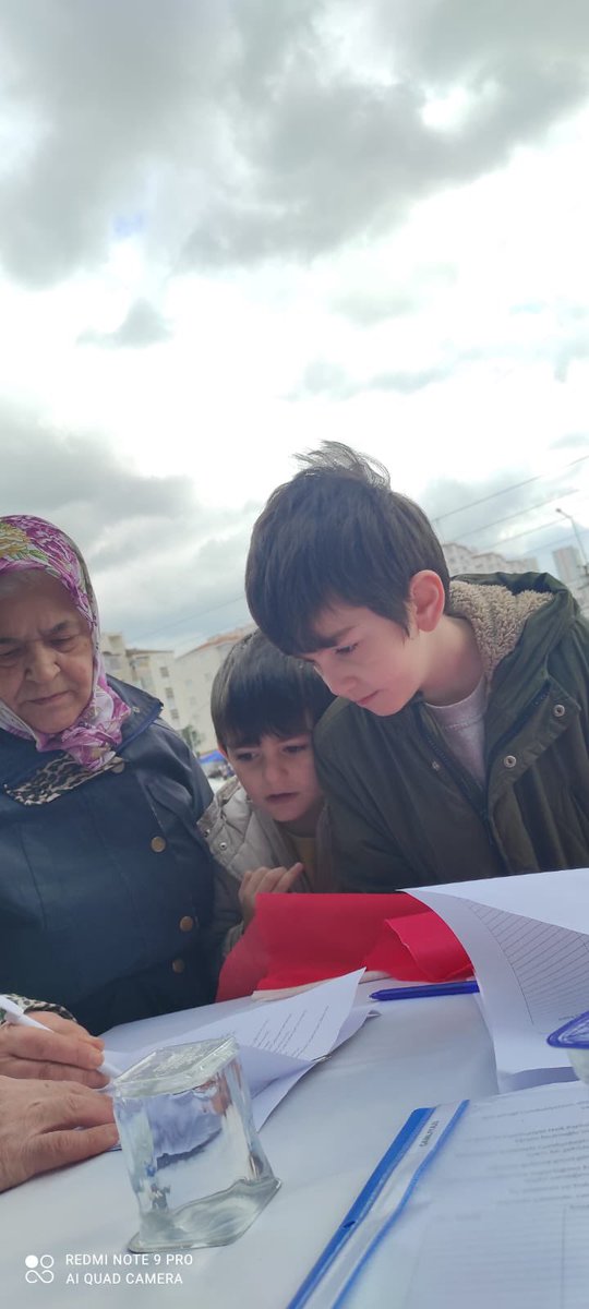 Cumhuriyet Halk Partisi Atakum İlçe Örgütü, Ekrem başkanımıza özgürlük ve erken seçim taleplerimiz için imza toplamaya devam ediyor.

Bugün parti binamızda Ömer halisdemir Parkı'nda Mimar Sinan salı pazarında alt ve üst girişte Atakent kavşağında Salih Usta Pastanesi önünde ve