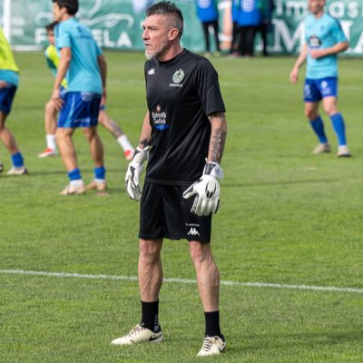 LechuJaime's tweet photo. #NuevaFotoDePerfil SEMPRE ADIANTE!!! @HO_SOCCER @CD_Arenteiro https://t.co/Lf7IJxbGhZ