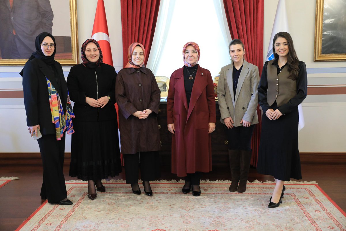 MÜSİAD Kadın heyeti başkanımız Esra Ceceli İslam’ı ziyaret etti. 

MÜSİAD Kadın Başkanı Meryem İlbahar Koca, Başkan Vekili Esra Kaftancıoğlu, Yönetim Kurulu Üyeleri Ece Rukiye Kalay ve Reyhan Yıldırım ile Birim Uzmanı Selen Sel’in katılımıyla gerçekleşen ziyarette, Darülaceze’nin