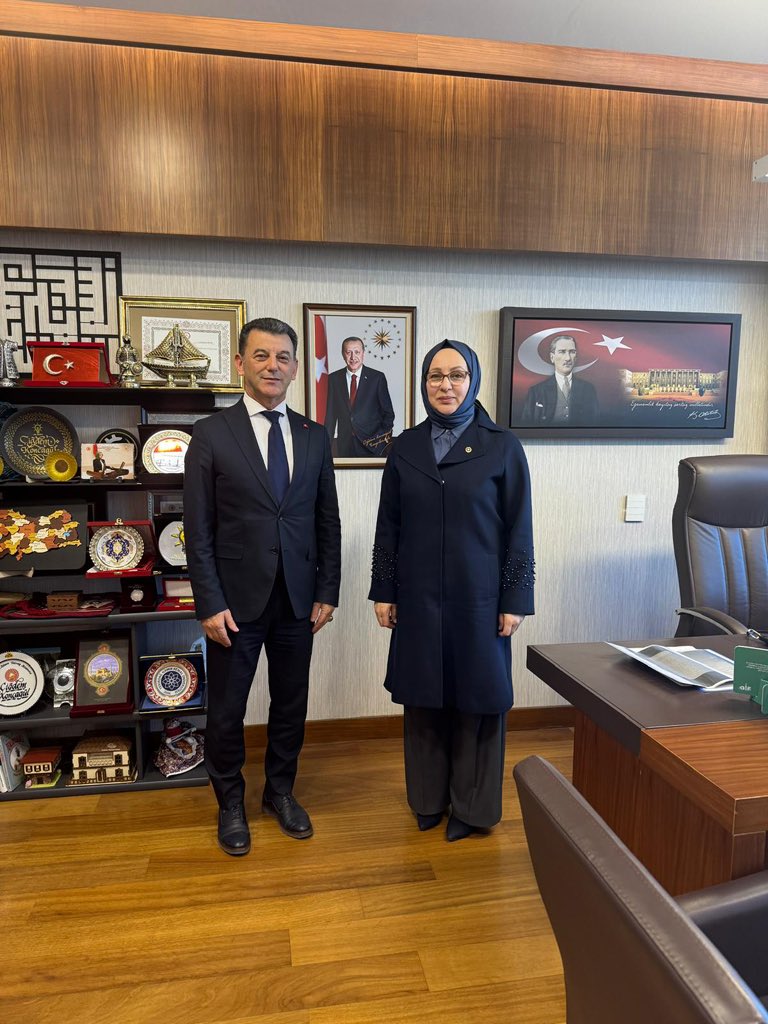 📍 TBMM 🇹🇷

<a href="/Akparti/">AK Parti</a> Tekirdağ Milletvekillerimiz Sn. <a href="/CKoncagul/">Çiğdem Koncagül</a> , Sn. <a href="/GokhanDikts/">Gökhan Diktaş</a> ve Sn. <a href="/mestanozcan/">Mestan Özcan</a> ’ı ziyaret ettik. 

Çalışmalarımız ve projelerimiz hakkında istişarelerde bulunduğumuz kıymetli vekillerimize teşekkür eder, kolaylıklar dilerim. 

#İşimizGücümüzKapaklı🧡