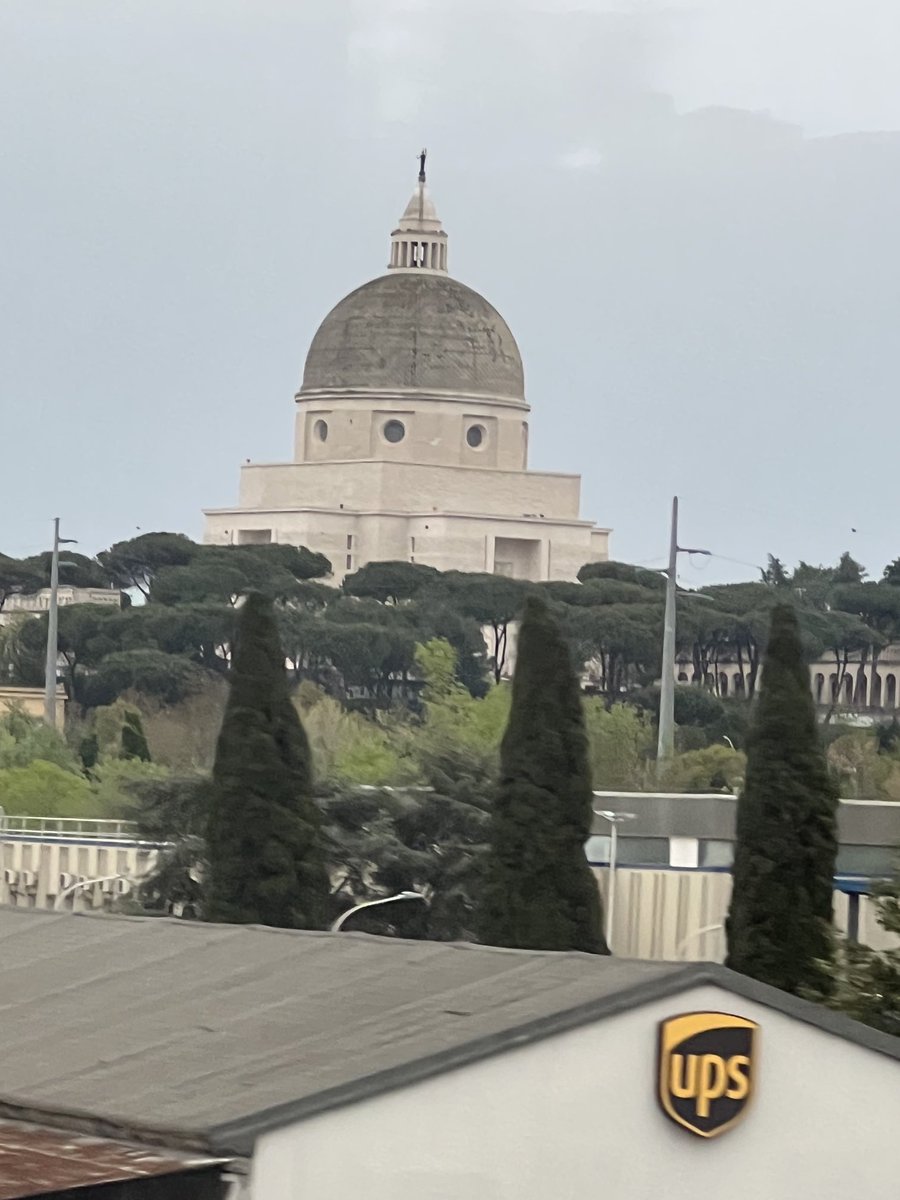 ScienceTech's tweet image. Day 1: Take a look at scenic Rome, as we make our way to our tour sites for day 1.