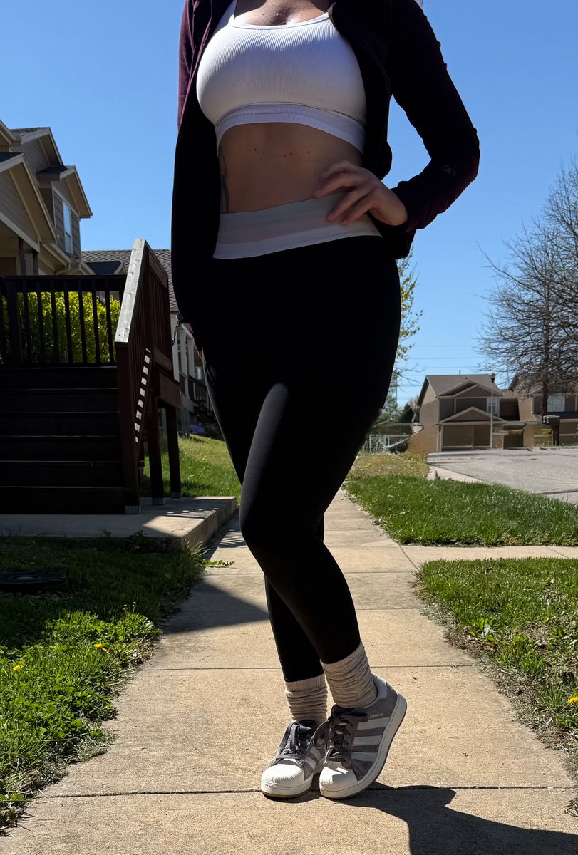 PrincessBiancaR's tweet photo. Out in the sun, warm and smug—socks pulled high, leggings tight… and you’re wishing you were at my feet, aren’t you?

#findom #femdom #socks #leggings #feetworshi̇p #footfetısh #princess https://t.co/ISfkTNzFEa