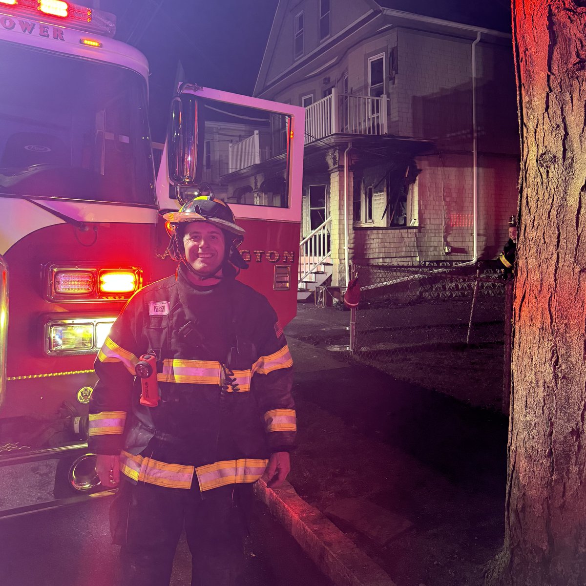 First shift for our newest Firefighter and he responds to a fire. Great stop by Group 2 last night! Welcome to the fire service Mike!
#massdfs #class329