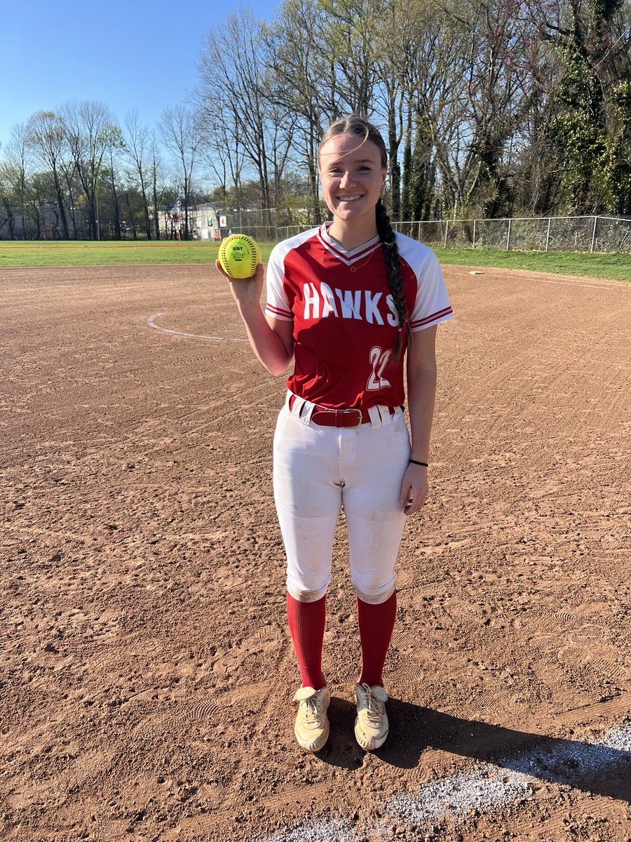 HTHawksSoftball's tweet photo. The Hawks had an awesome team win behind Senior pitcher Jamie Kozarski today to beat Sterling 3-2. Too many players stepped up to name them all but way to get it done Hawks !! Starting off a tough week 5-0. Let's keep it going 🥎 https://t.co/HPjteDSD3c