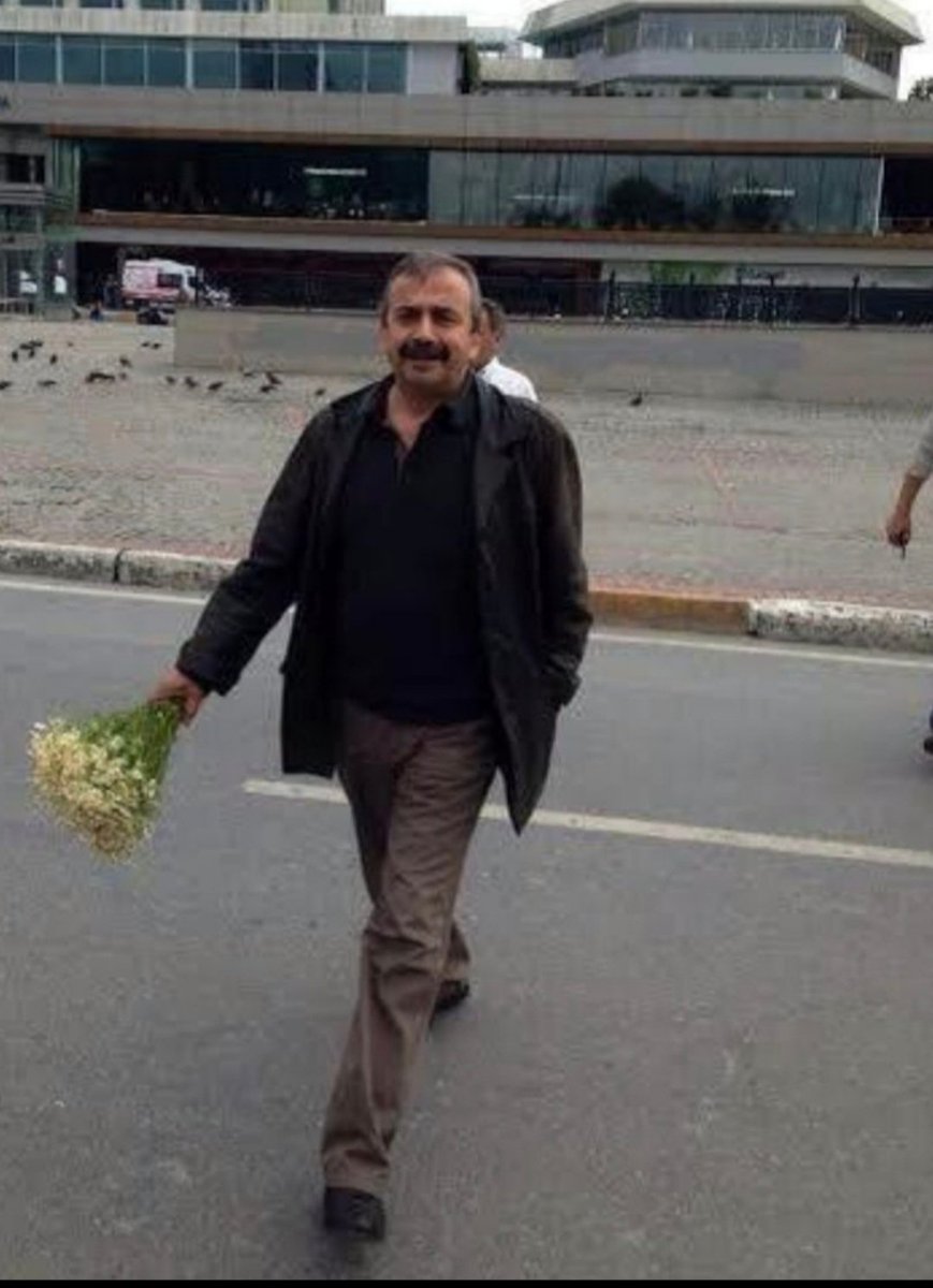 Direnmek yaşamdir 
Diren sırrı Süreyya Önder 
<a href="/sirsureyya/">Sırrı Süreyya Önder</a> Derbisibi çok geçmiş olsun acil şifalar diliyorum 🤲