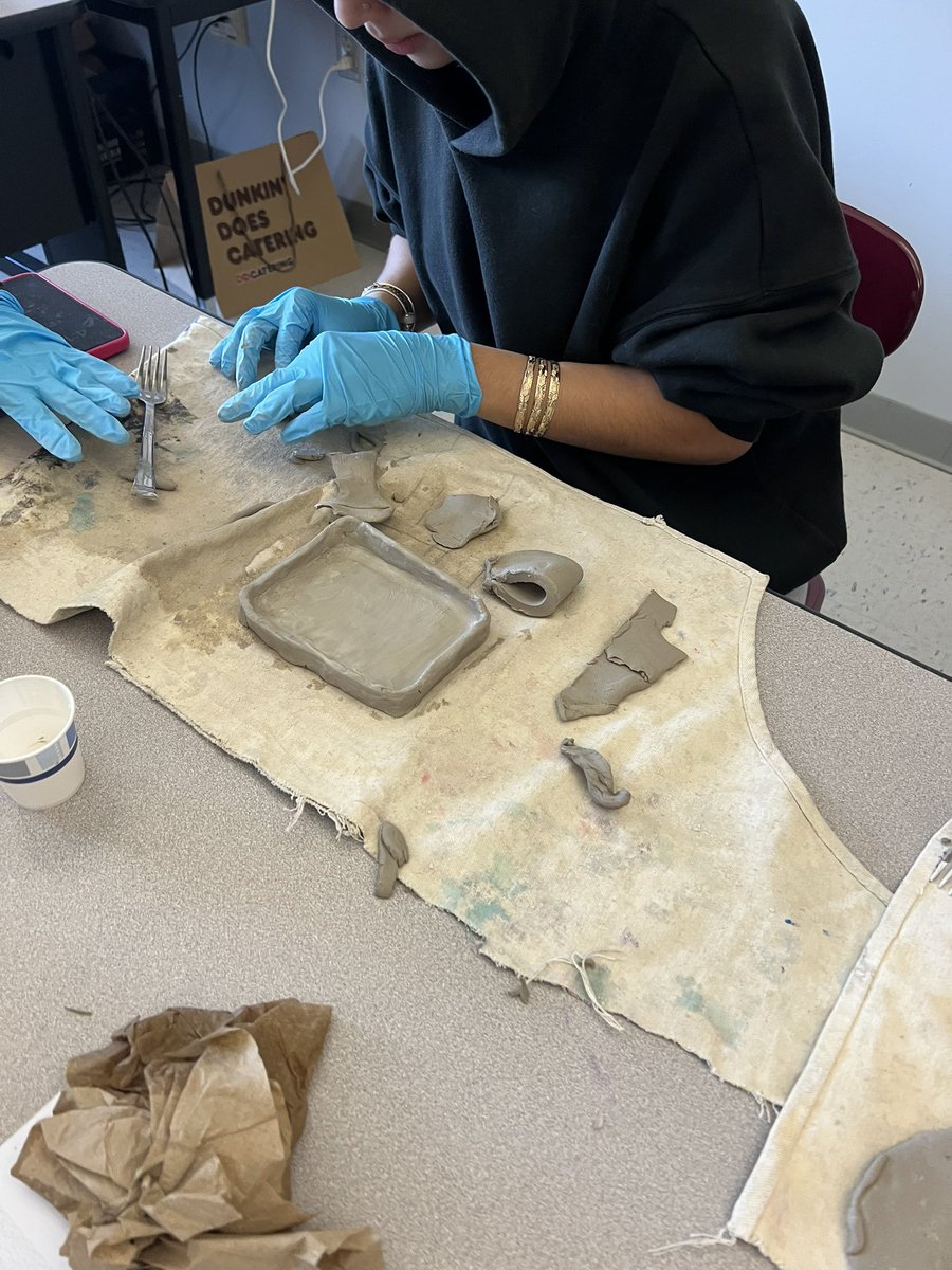 Students in Scarlet Knight Academy came together on Monday night for a community art making gathering to make some amazing clay pieces! Special shout out to Mr. Delmonico at the HS for his assistance and collaboration with my class!