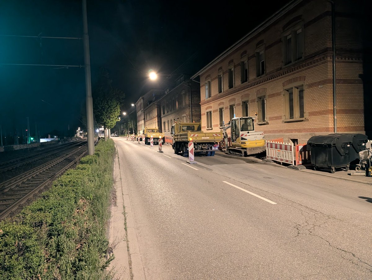 #stuttgart und seine Baustellen. Ob das so die <a href="/PP_Stuttgart/">Polizei Stuttgart</a> erlaubt? Für Fussgänger jedenfalls kein Durchkommen 🥺 (Augsburger Str. von OT nach BC)