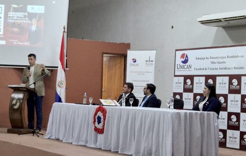 PoderJudicialPY's tweet image. 🔴El ministro de la Corte Suprema de Justicia Prof. Dr. Víctor Ríos Ojeda dictó este lunes 14 de abril una conferencia magistral sobre “La prueba en el proceso judicial” en la sede de la Universidad Nacional de Canindeyú (Unican) de Curuguaty. El evento, que estuvo dirigido a la