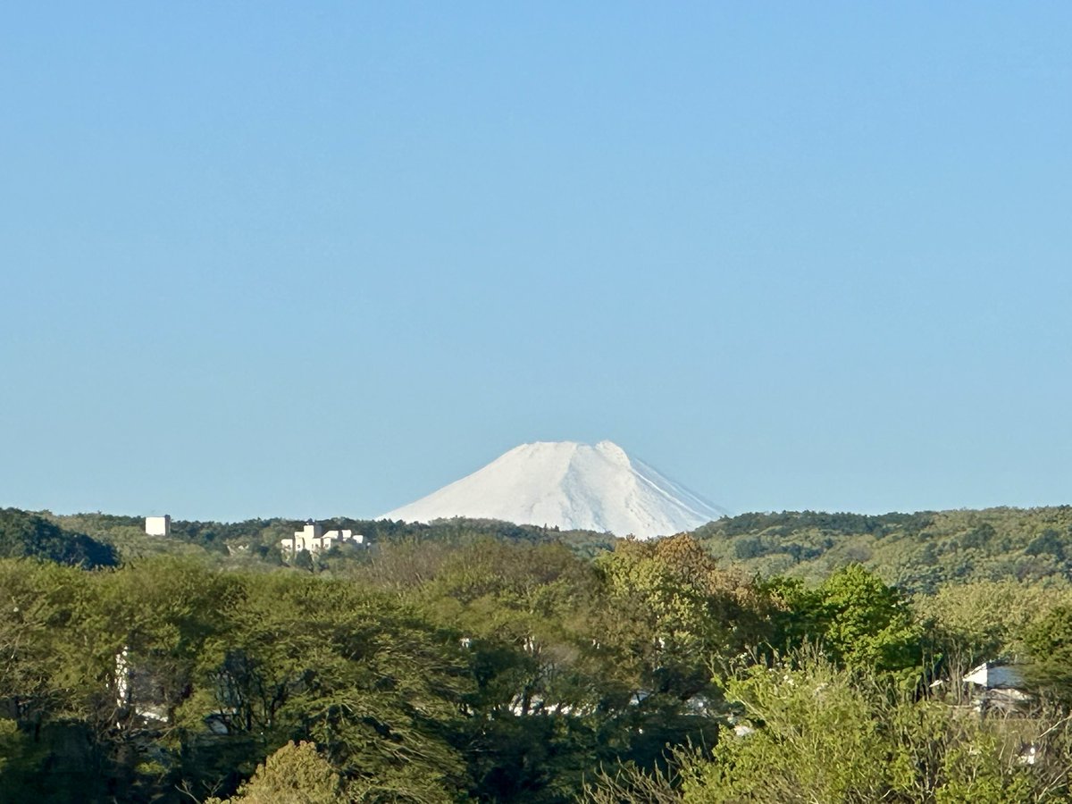 verymama0303's tweet image. おはようございます☀️
寒い朝です🥶
久し振りに富士山が
輝いて見えてます🗻✨✨
素敵な1日に
なりますように〜🍀

#イマソラ
#富士山
#きれい
#久し振り
#朝陽