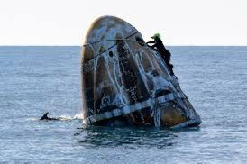 Andercot's tweet image. Can any space nerds help me understand how the Blue Origin capsule came back down without any re-entry burns?
Was this a trajectory thing or some kind of superior material used?
Falcon crew capsule for comparison