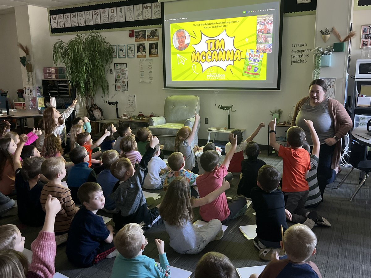 LibertyEdFdn's tweet image. We’re thrilled to bring the joy of reading to 700 kindergarteners this week! Each student in our 11 @LIBERTYSCHOOLS elementary schools get a copy of Peach and Plum: Here We Come by author & @LHSJAYS grad Tim McCanna—plus a fun Zoom with songs, drawing & stories!📚 #ShineBrightLPS
