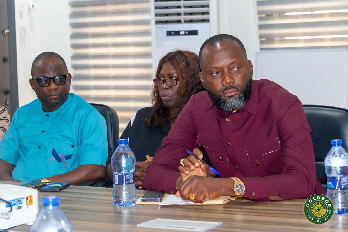 GreenLensGH's tweet photo. Association of Small Scale Miners engaged CEO of GoldBod  on Tuesday April 15,2025 on pricing modalities ahead of GoldBod’s operationalization. The association also presented a list of equipments they need as part of GoldBod’s intent to assist them. https://t.co/uFMGNTitny