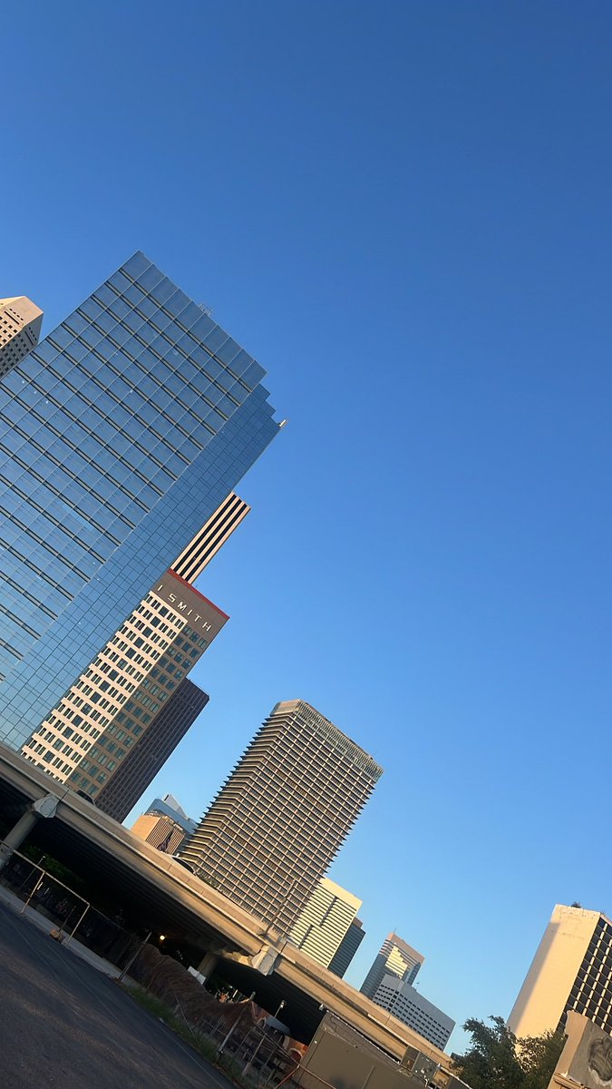leontee_'s tweet photo. H town my second home! https://t.co/swi5gWlJRV
