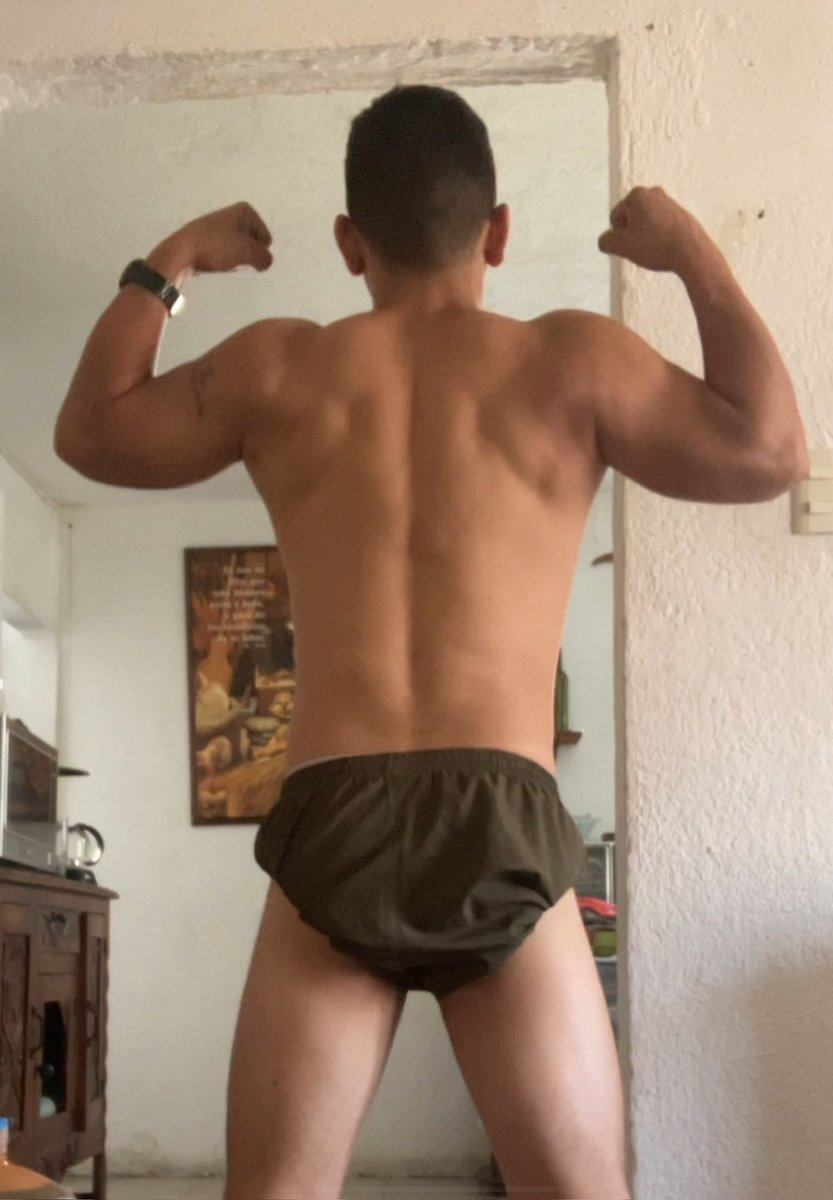 DanielEkAE's tweet photo. Día 1 y día 90… que difícil es crecer 😫 pero ahí hay 5 kg de músculo más y 4 menos de grasita https://t.co/5HcjwZE5UY