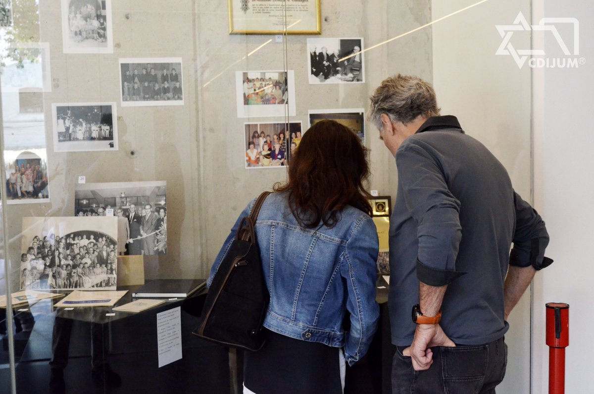 Recuerda que periódicamente cambiamos nuestra exhibición temporal ubicada en la vitrina ubicada en nuestro vestíbulo, para que cada vez que nos visites conozcas documentos nuevos. 🔎🗃️

¡Te esperamos! 💙
