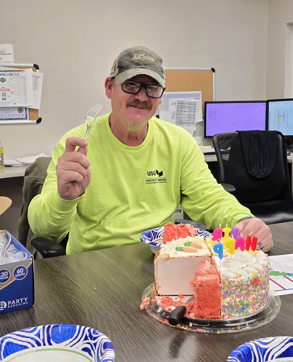 GuerdonModular's tweet image. Celebrating Jerry Headley Day at Guerdon! He's worked here for 30 years and is somehow celebrating his 29th birthday ;) Jerry, always willing to step up, work hard and leave a mark on everyone who’s had the pleasure to work alongside him We’re beyond lucky to have him on the team