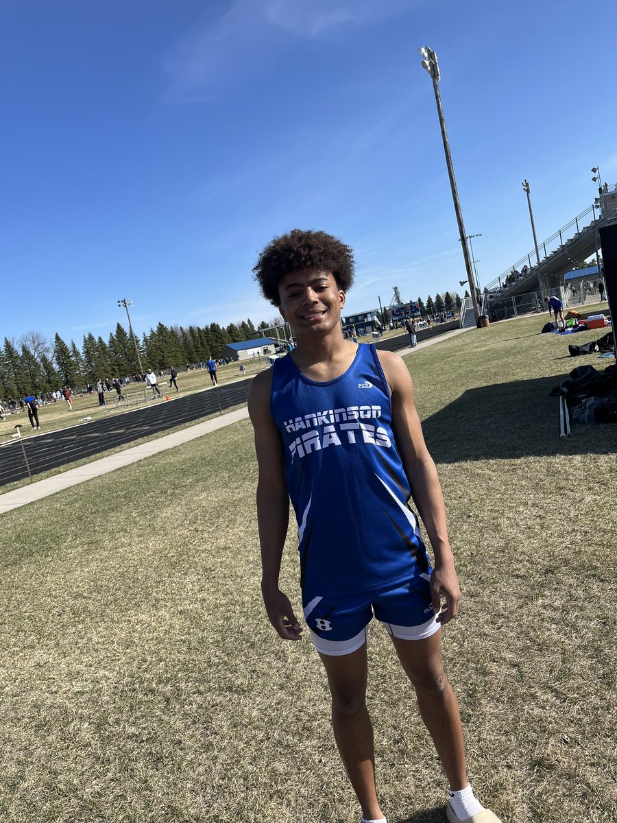 State qualifying run from Raeshaun Earl with a time of 11.41 in the 100m Dash!!
