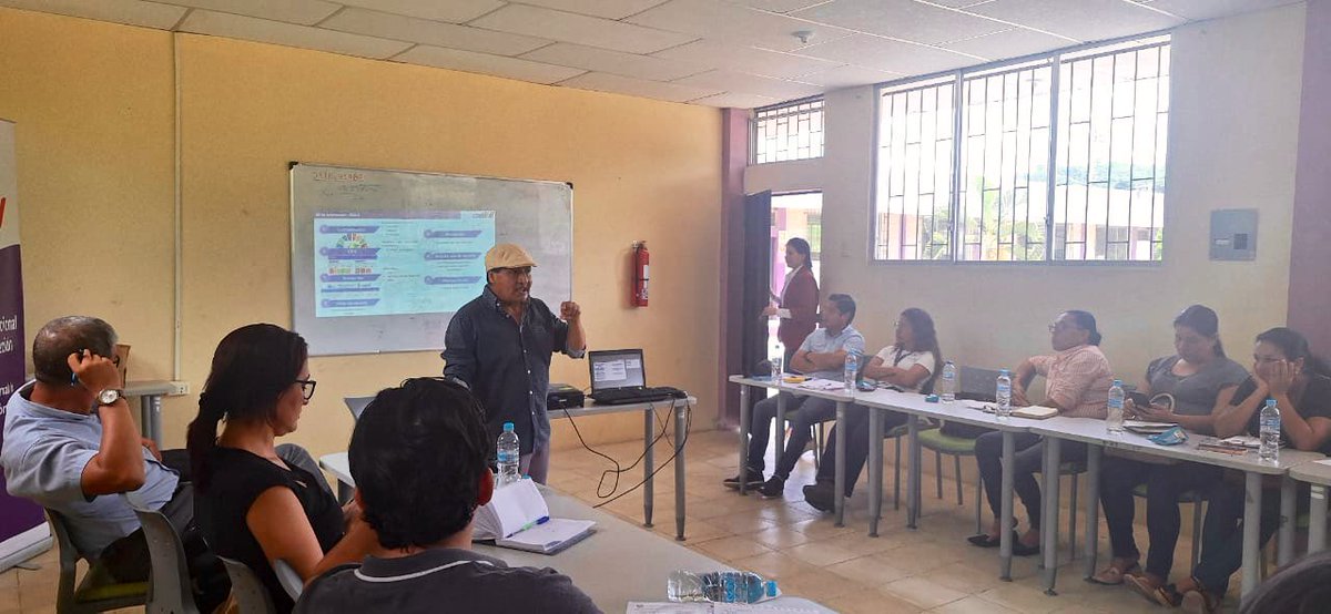PlanificacionEc's tweet photo. 📍#Manabí | La Dirección Zonal 4 de @PlanificacionEc llevó a cabo un taller práctico sobre el Sistema de Información para los Gobiernos Autónomos Descentralizados #SIGAD, con la participación de técnicos de 22 GAD parroquiales, cantonales y provinciales. 🏛️💻

📊 Este espacio fortaleció las capacidades locales en planificación, seguimiento y reporte de metas, aportando a una gestión pública más eficiente, transparente y orientada a resultados.

🤝 ¡Seguimos construyendo juntos  #ElNuevoEcuador!