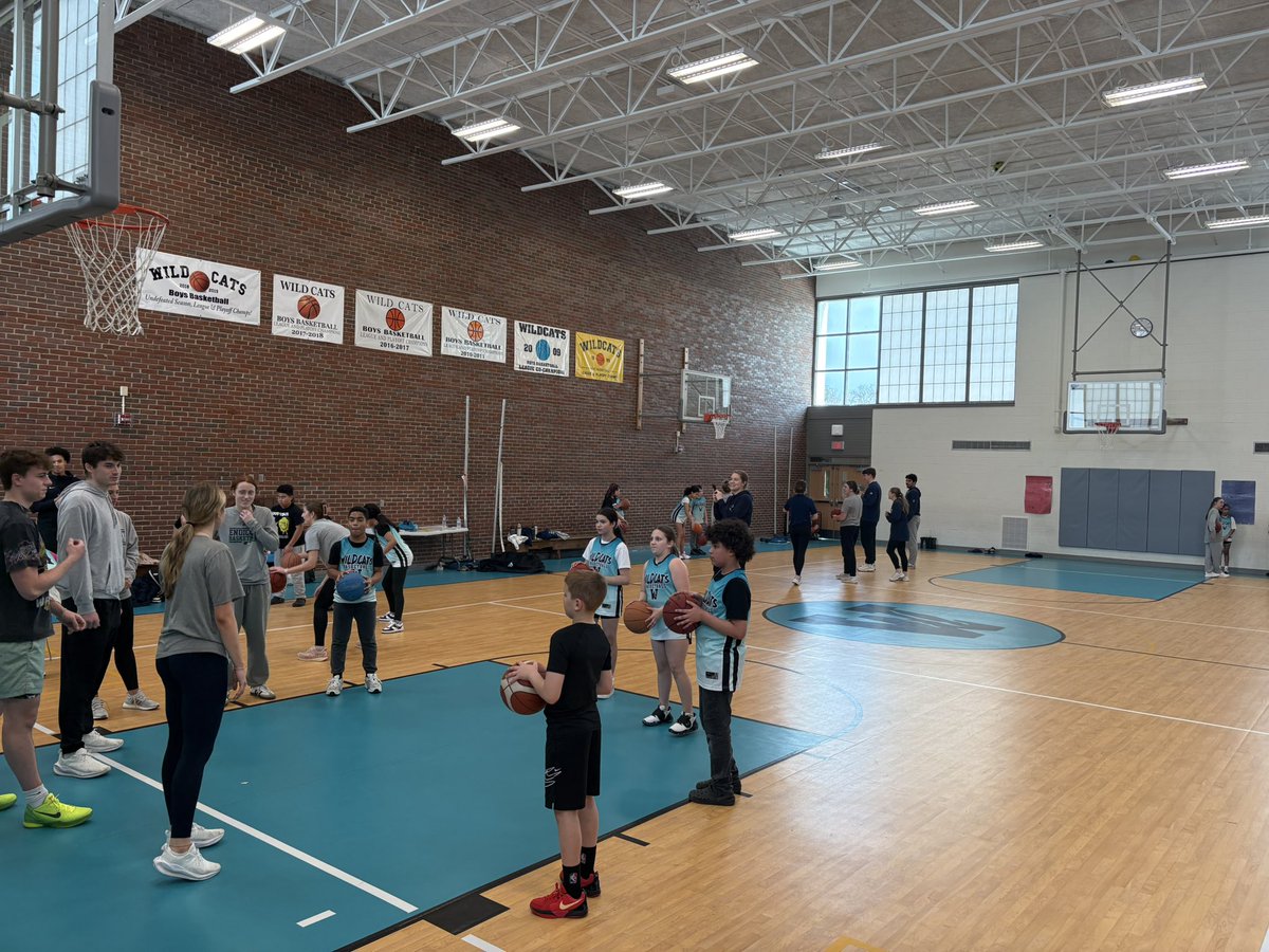 Endicott Men’s Basketball (@endicottmbb) on Twitter photo Awesome time running a fun clinic this afternoon with Welch Elementary School in Peabody!
<a href="/EndicottWBB/">EC Womens Basketball</a> <a href="/WelchSchool/">Welch School</a> Awesome time running a fun clinic this afternoon with Welch Elementary School in Peabody!
<a href="/EndicottWBB/">EC Womens Basketball</a> <a href="/WelchSchool/">Welch School</a>