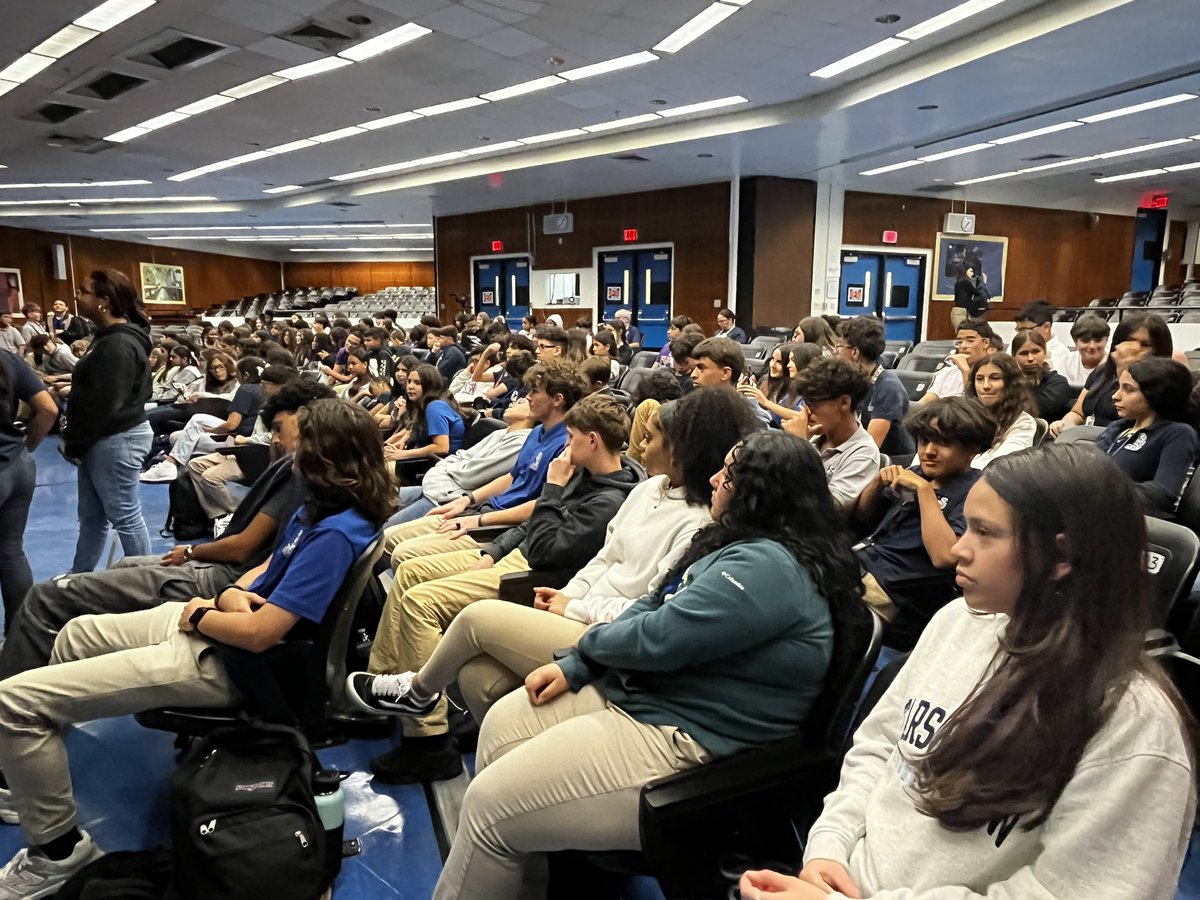 Great opportunity for our students to speak with former Astronaut and retired Navy Captain Winston E. Scott! <a href="/josemartimast/">Jose Marti MAST 6-12</a> #mast2425