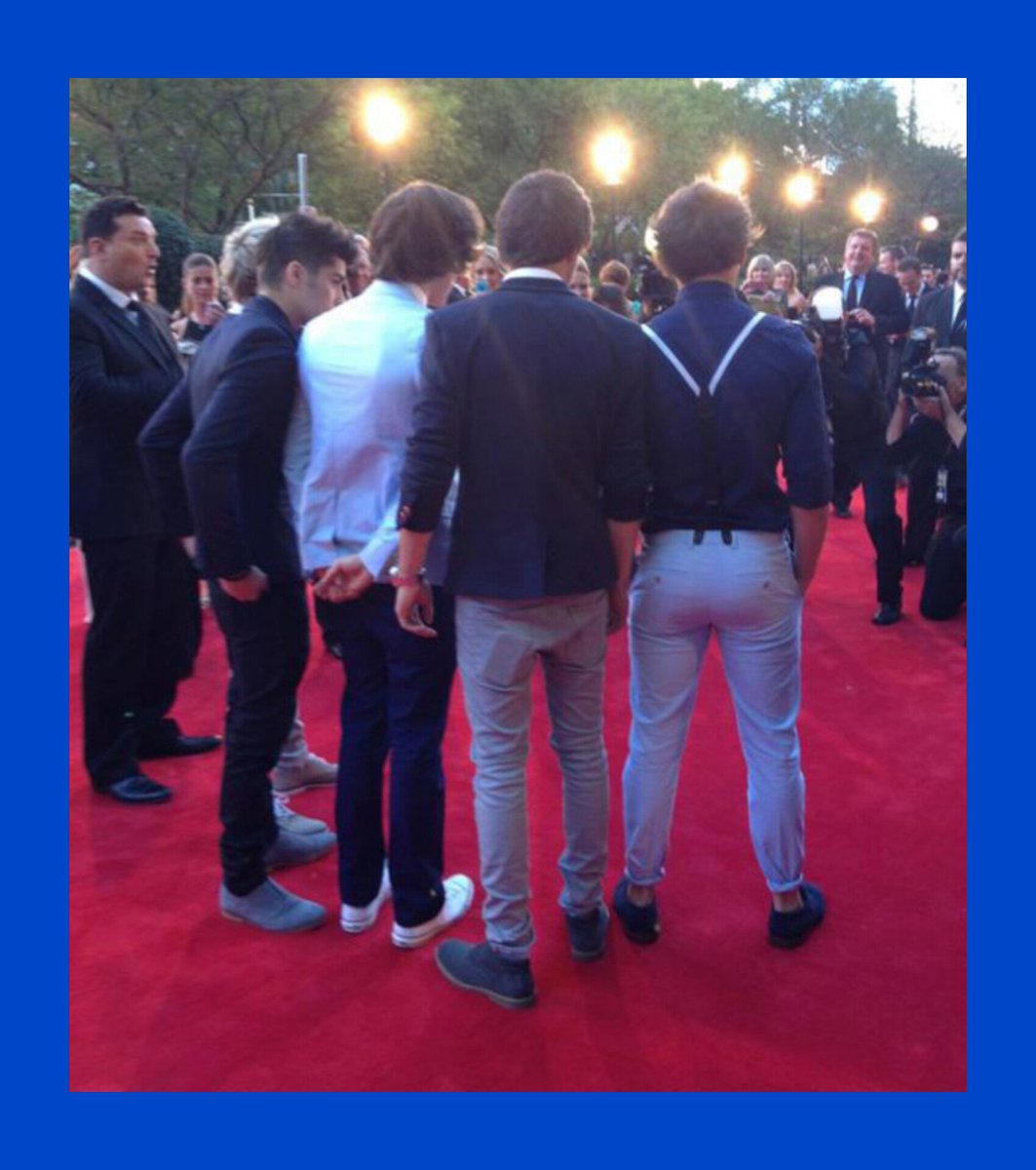 KStomska's tweet photo. 13 yrs ago today we were blessed with this iconic picture 😂
Taken during Logies Red Carpet 
#OneDirection #OT5Forever #IconicPicture #RedCarpet https://t.co/XYOMjd2GTB