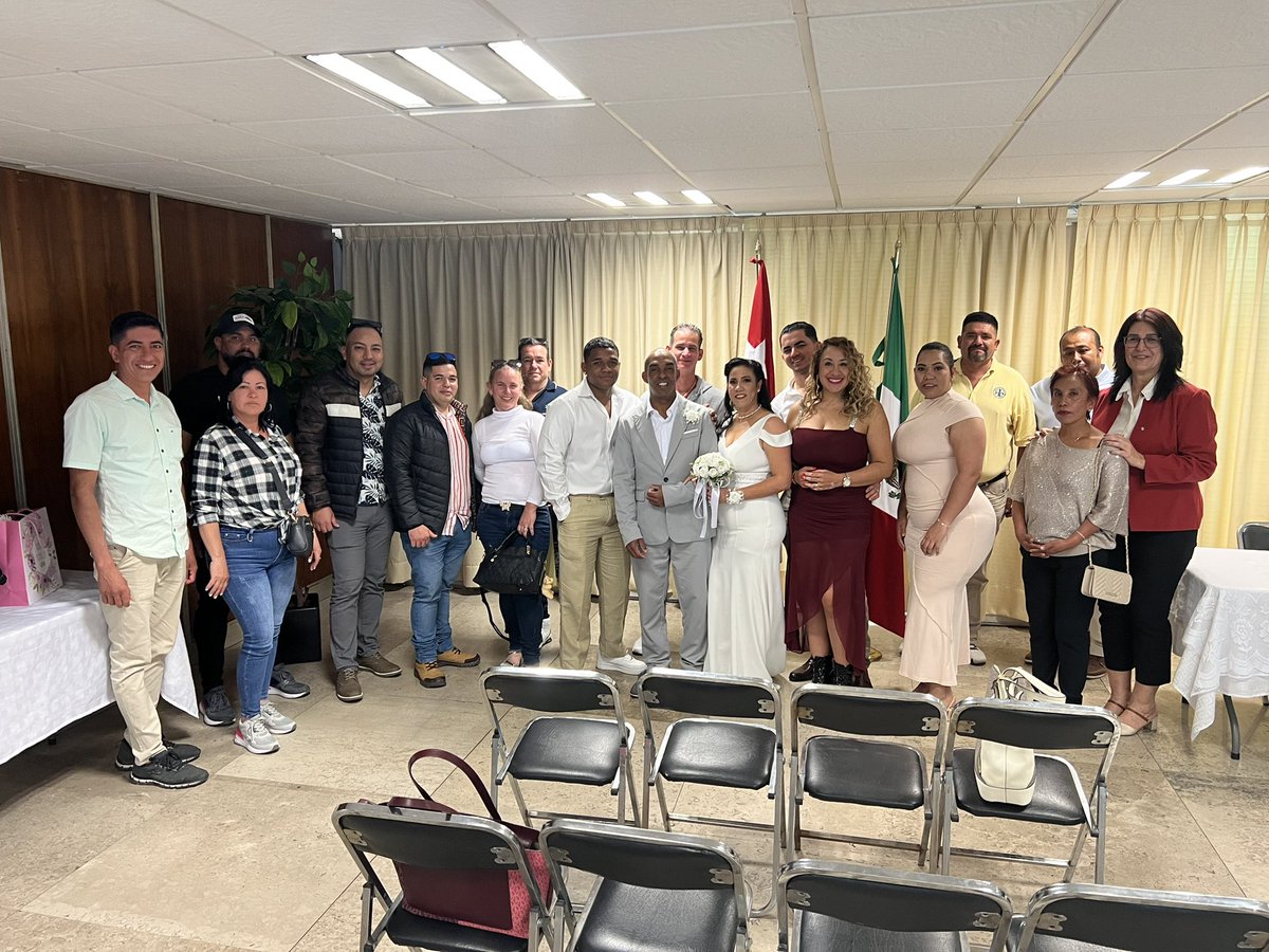 Sección Consular de Cuba en Ciudad de México (@consulcubamex) on Twitter photo Nos complace seguir uniendo corazones 💕 en nuestra <a href="/EmbaCuMex/">Embajada de Cuba en México</a> . En esta ocasión, celebramos el matrimonio de los cubanos Adysleidis y Alain.
Muchas Felicidades a los recién casados 👰🏼♀️🤵🏻 Nos complace seguir uniendo corazones 💕 en nuestra <a href="/EmbaCuMex/">Embajada de Cuba en México</a> . En esta ocasión, celebramos el matrimonio de los cubanos Adysleidis y Alain.
Muchas Felicidades a los recién casados 👰🏼♀️🤵🏻