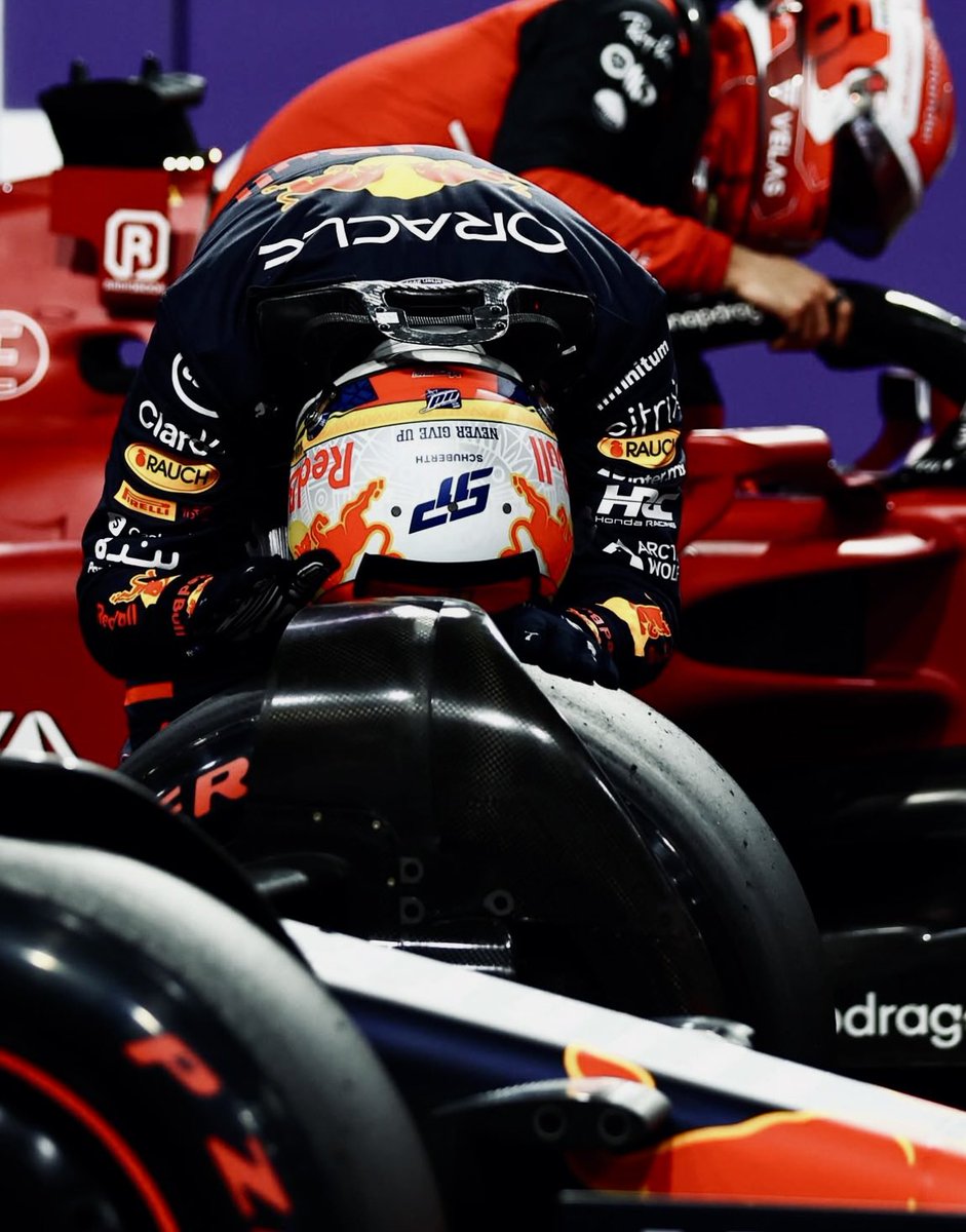“Sergio Pérez puts his Red Bull on pole!”
